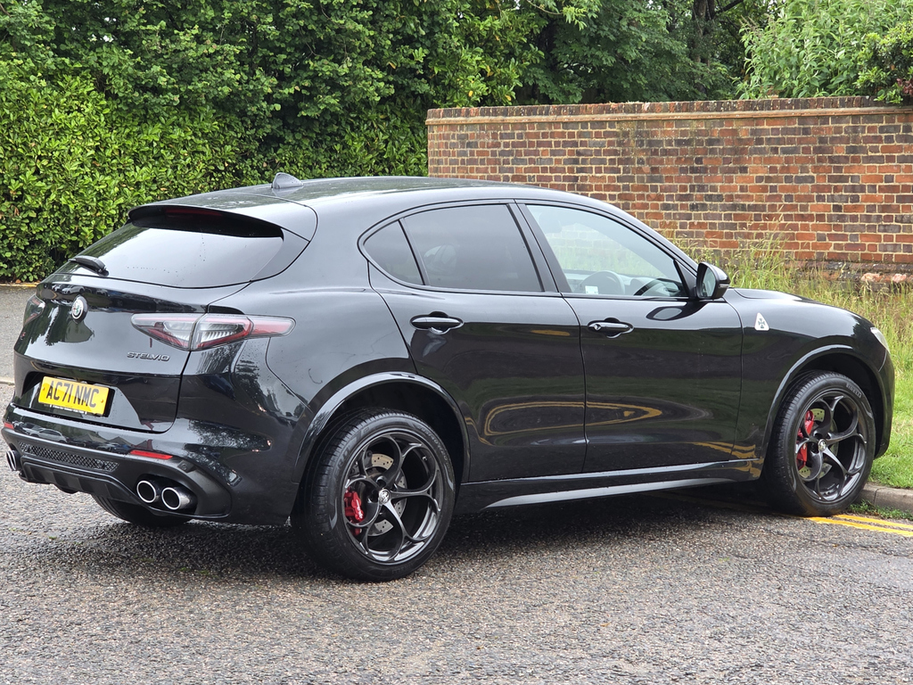 Alfa Romeo Stelvio 2.9 V6 Biturbo 510 Quadrifoglio Acc Black #4