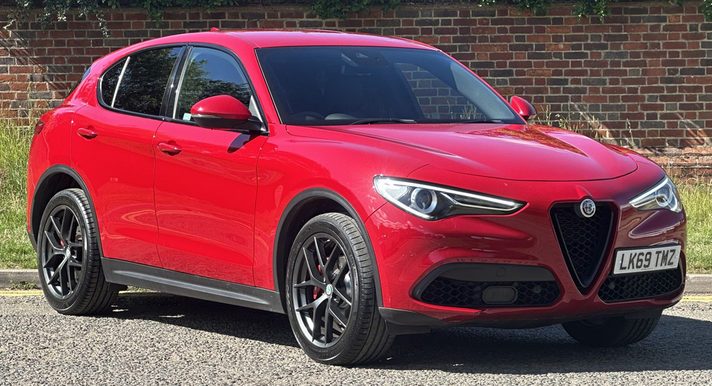 Alfa Romeo Stelvio 2.0 Turbo 280 Milano Red