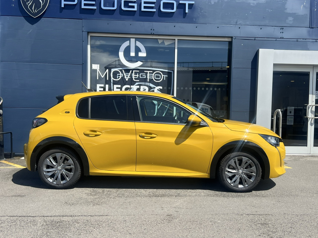 Peugeot e-208 100Kw Allure 50Kwh Yellow #3