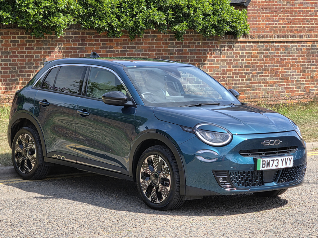 Fiat 600e 115Kw La Prima 54Kwh Green