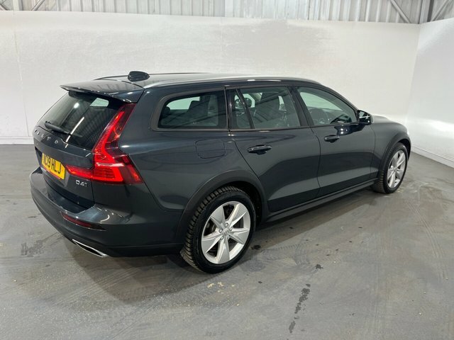 Volvo V60 Cross Country 2.0 D4 Plus Estate Awd Euro 6 Ss Grey #4