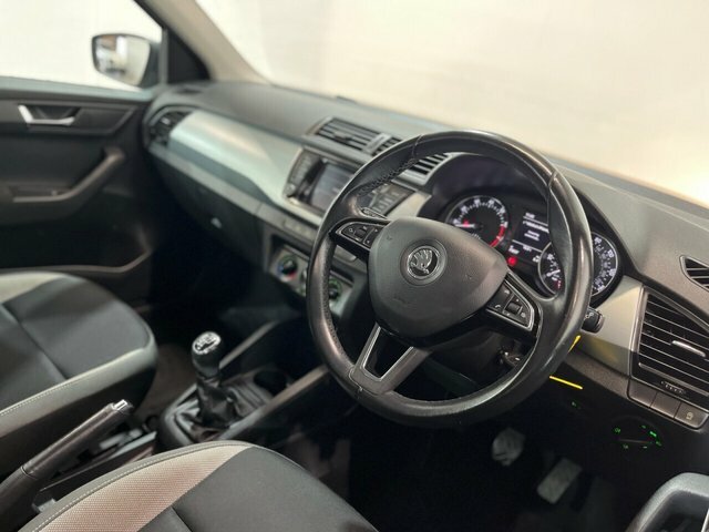 Skoda Fabia Monte Carlo White #15