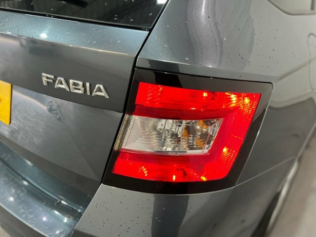 Skoda Fabia Monte Carlo White #9