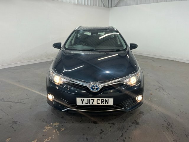 Toyota Auris 1.8 Vvt-h Business Edition Touring Sports Petr Grey #2