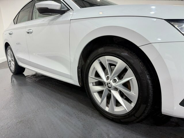 Skoda Octavia 2.0 Tdi Se L Hatchback Euro 6 S White #4