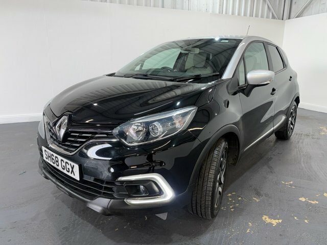 Renault Captur 0.9 Tce Energy Iconic Suv Euro 6 SH68GGX Black #3