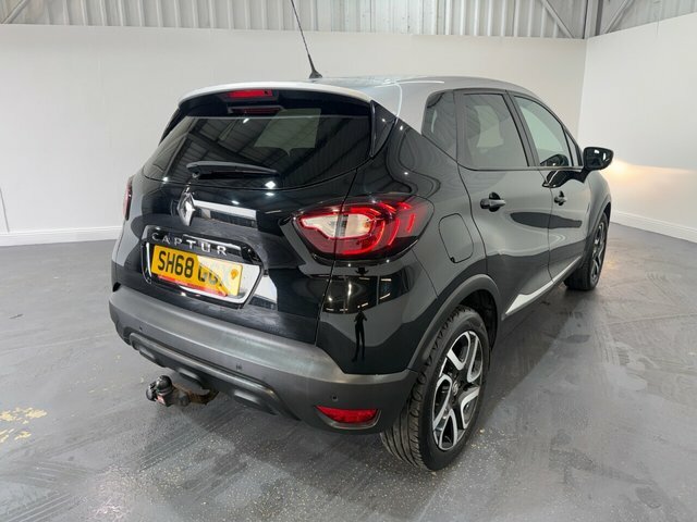 Renault Captur 0.9 Tce Energy Iconic Suv Euro 6 SH68GGX Black #6