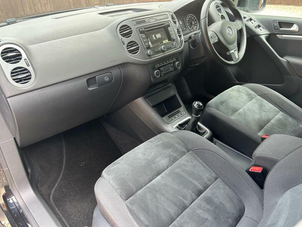 Volkswagen Tiguan 2.0 Tdi Bluemotion Tech Black #22