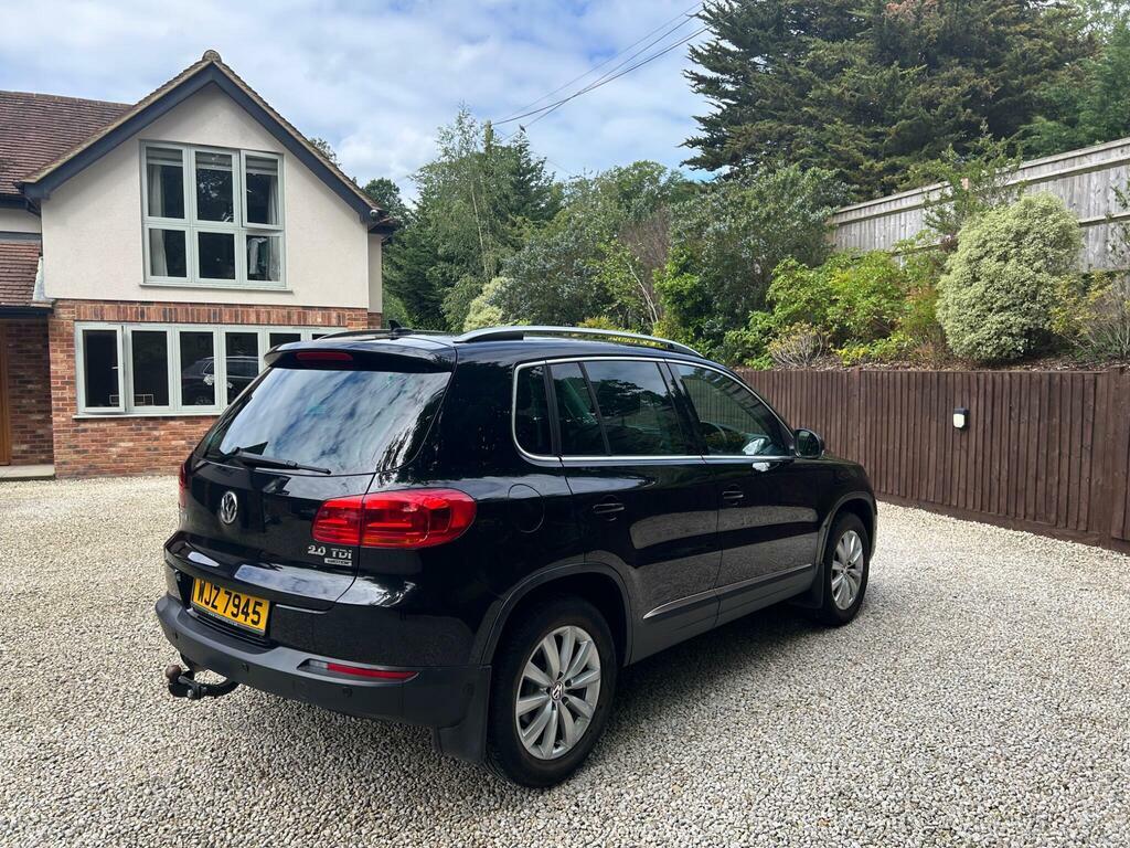 Volkswagen Tiguan 2.0 Tdi Bluemotion Tech Black #8