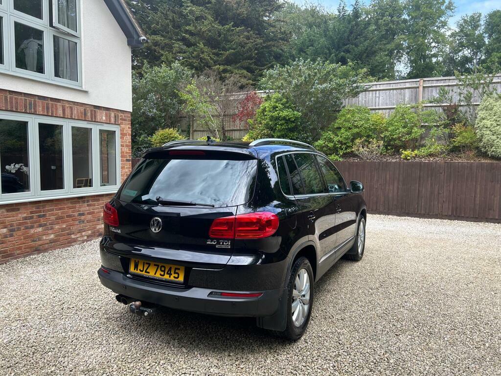 Volkswagen Tiguan 2.0 Tdi Bluemotion Tech Black #2
