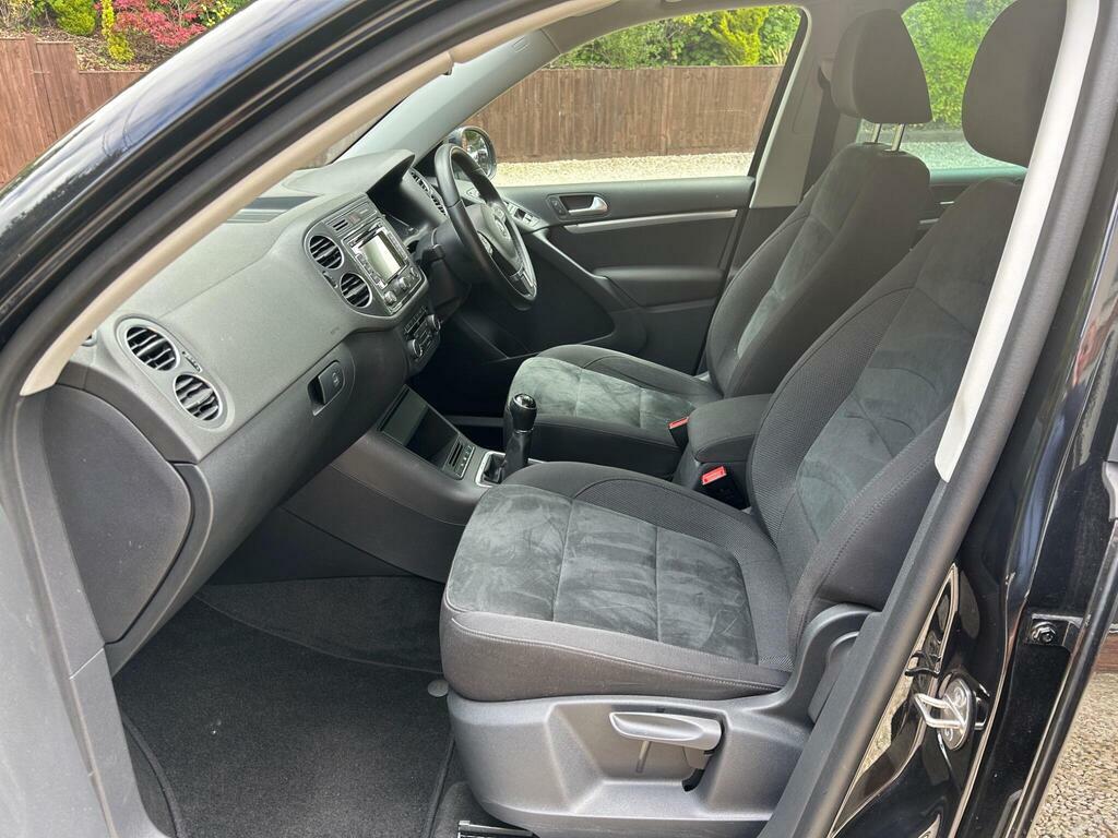 Volkswagen Tiguan 2.0 Tdi Bluemotion Tech Black #3