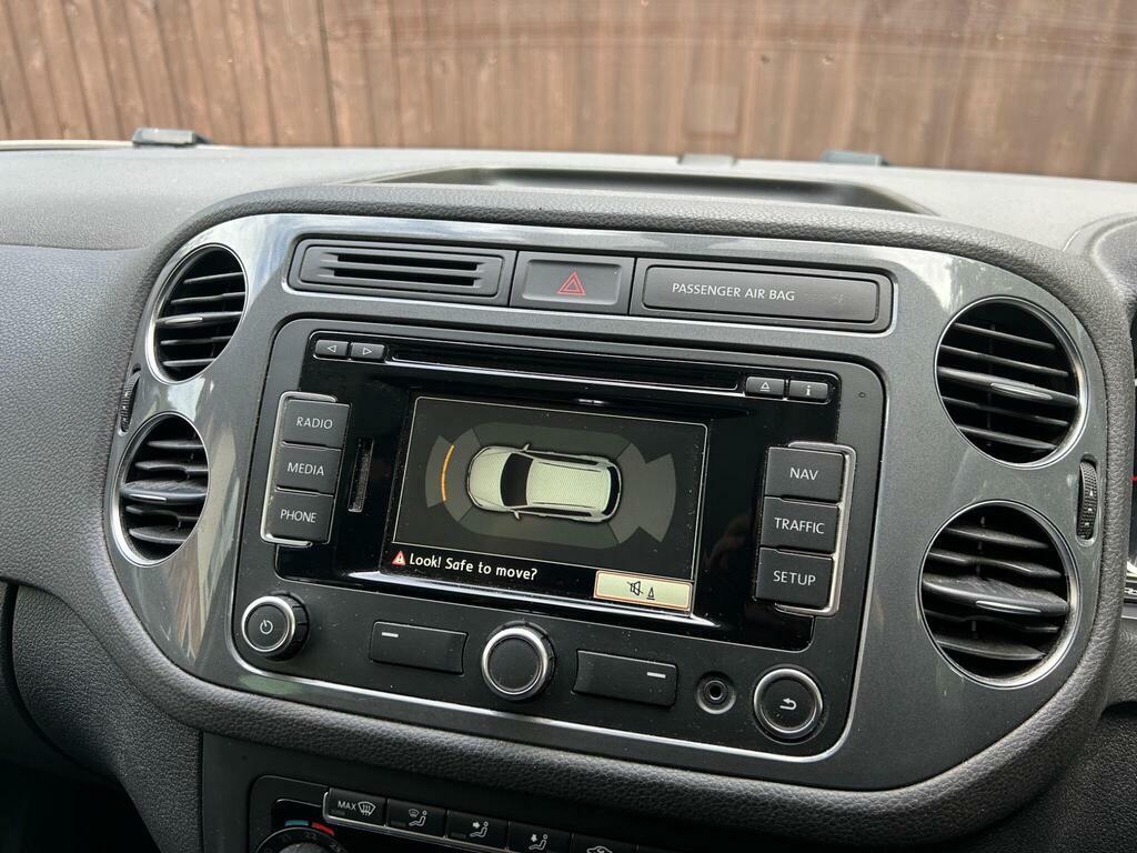 Volkswagen Tiguan 2.0 Tdi Bluemotion Tech Black #5