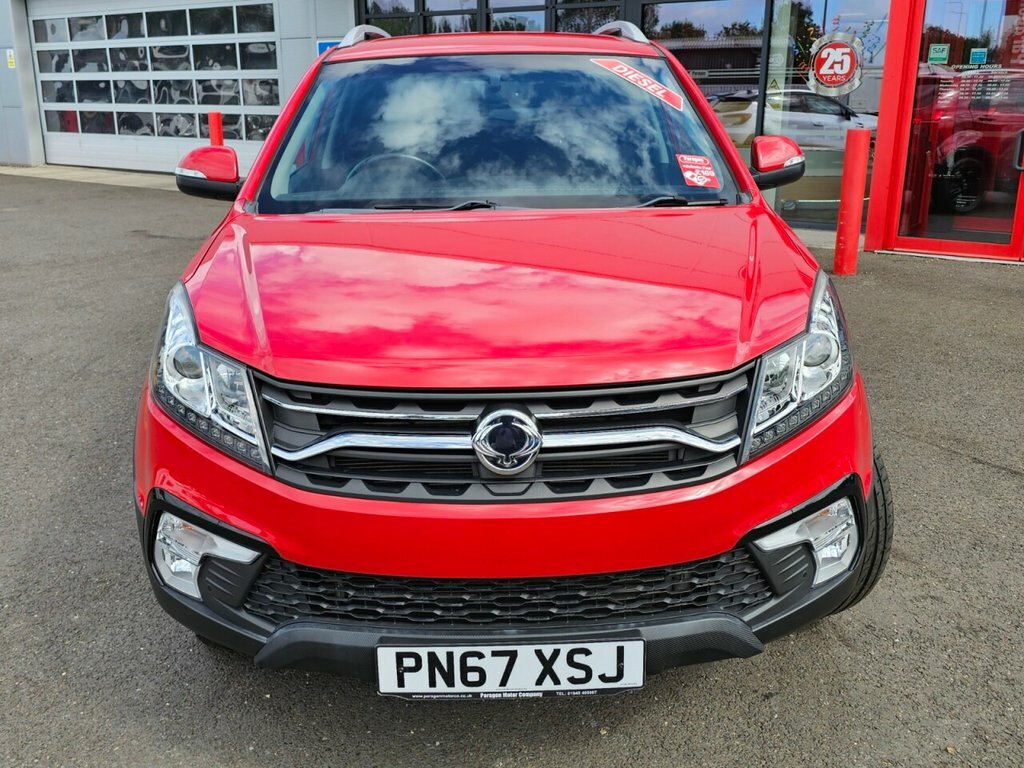SsangYong Korando 2L Le Red #4
