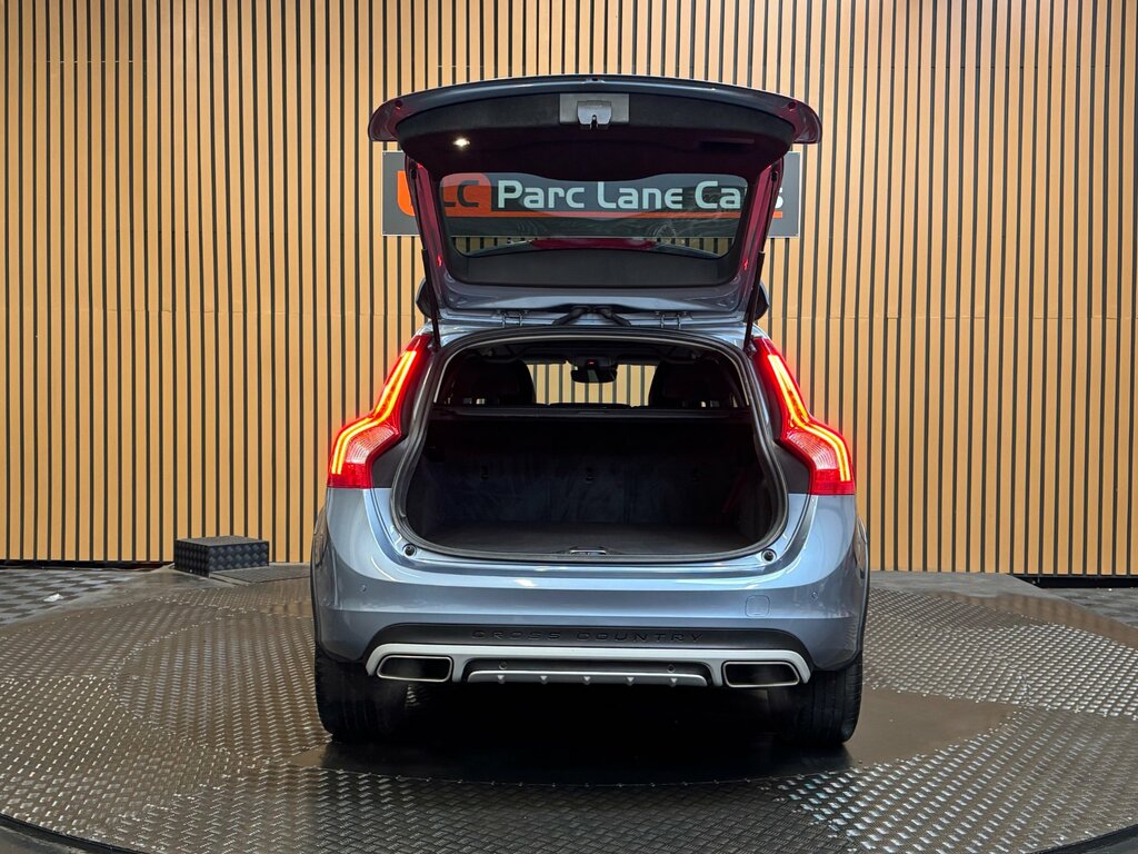 Volvo V60 2.4 D4 Lux Nav Estate Awd - 9 Volv SM67XVV Blue #5