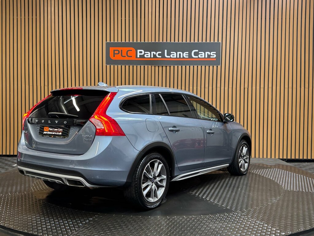 Volvo V60 2.4 D4 Lux Nav Estate Awd - 9 Volv SM67XVV Blue #3