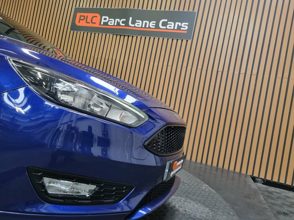 Ford Focus 1.0T Ecoboost St-line Hatchback - Only 26000 M MJ18HGA Blue