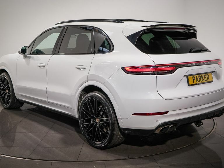 Porsche Cayenne Turbo Tiptronic S White #4