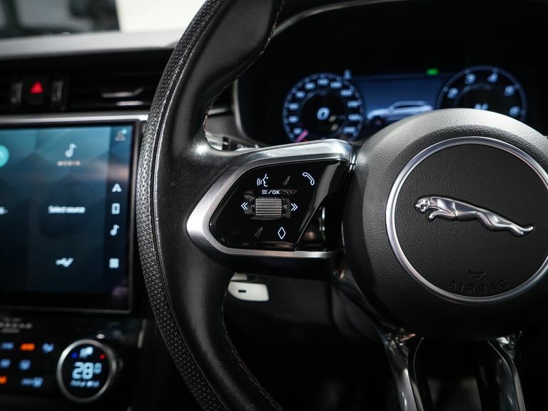 Jaguar F-Pace 2.0 D200 R-dynamic Se Awd Grey #40