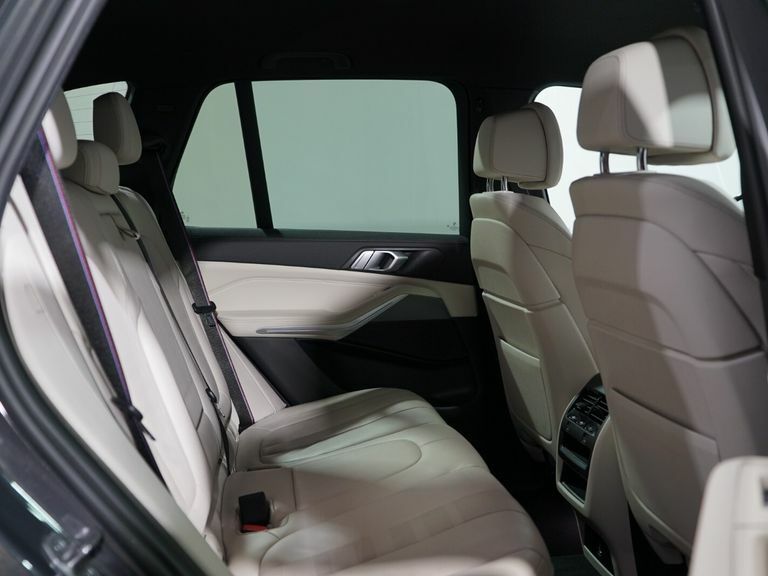 BMW X5 X5 M50i White #24