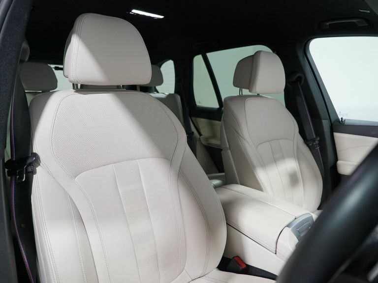 BMW X5 X5 M50i White #20