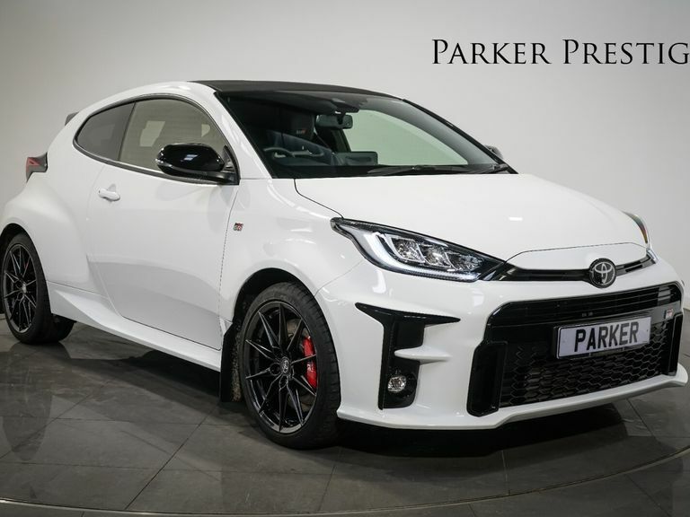 Toyota Yaris 1.6 Awd Circuit Pack White