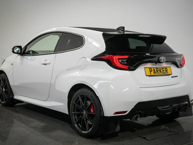 Toyota Yaris 1.6 Awd Circuit Pack White #4