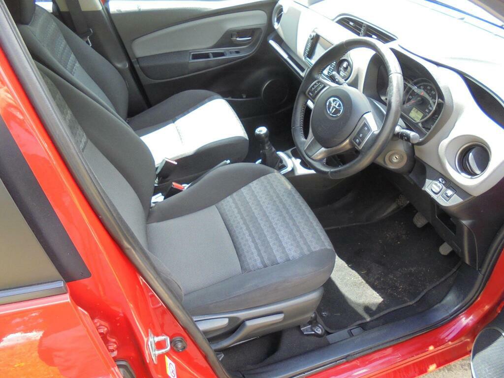 Toyota Yaris 1.0 Vvt-i Icon Euro 6 MK66FBV Red #6