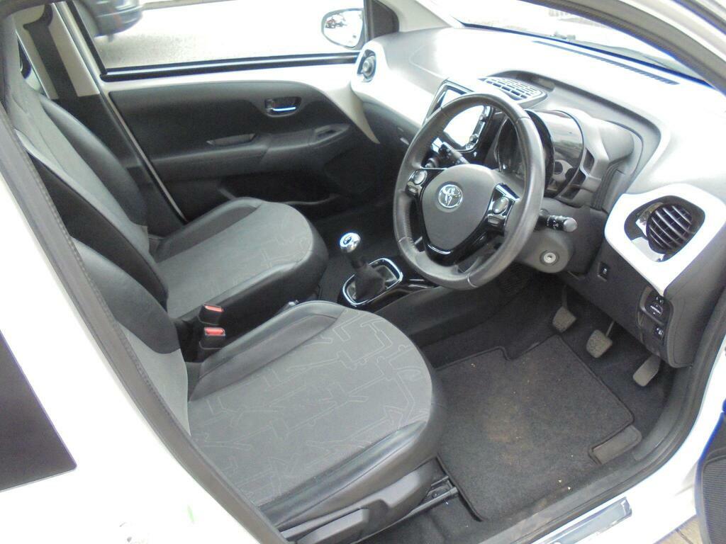 Toyota Aygo 1.0 Vvt-i X-pression Euro 5 White #5