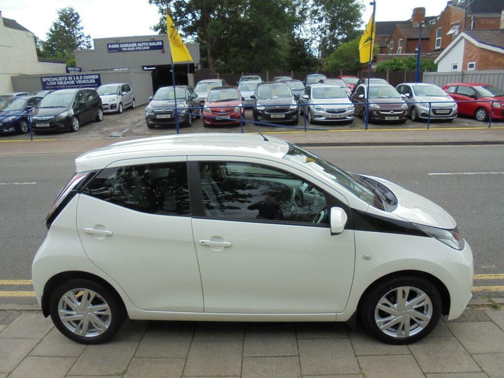 Toyota Aygo 1.0 Vvt-i X-pression Euro 5 White #3
