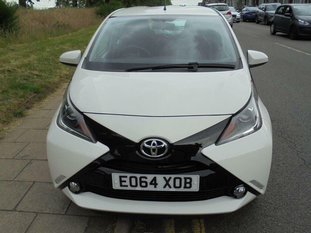 Toyota Aygo 1.0 Vvt-i X-pression Euro 5 White #2