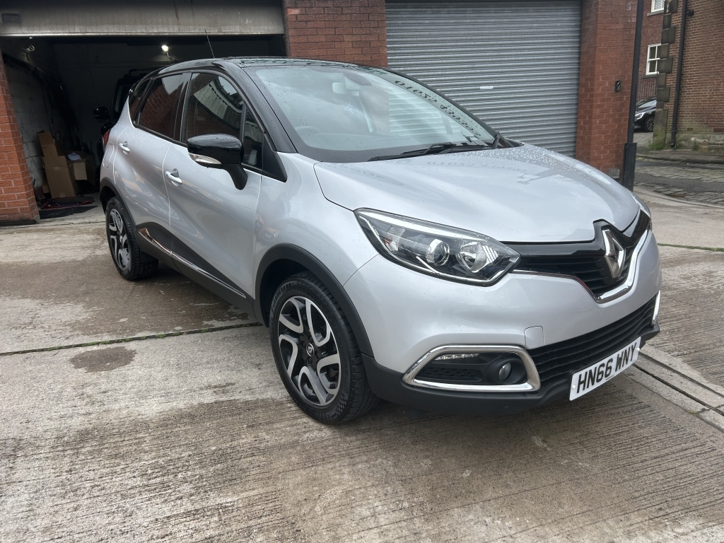 Renault Captur 1.5 Dynamique S Black #2