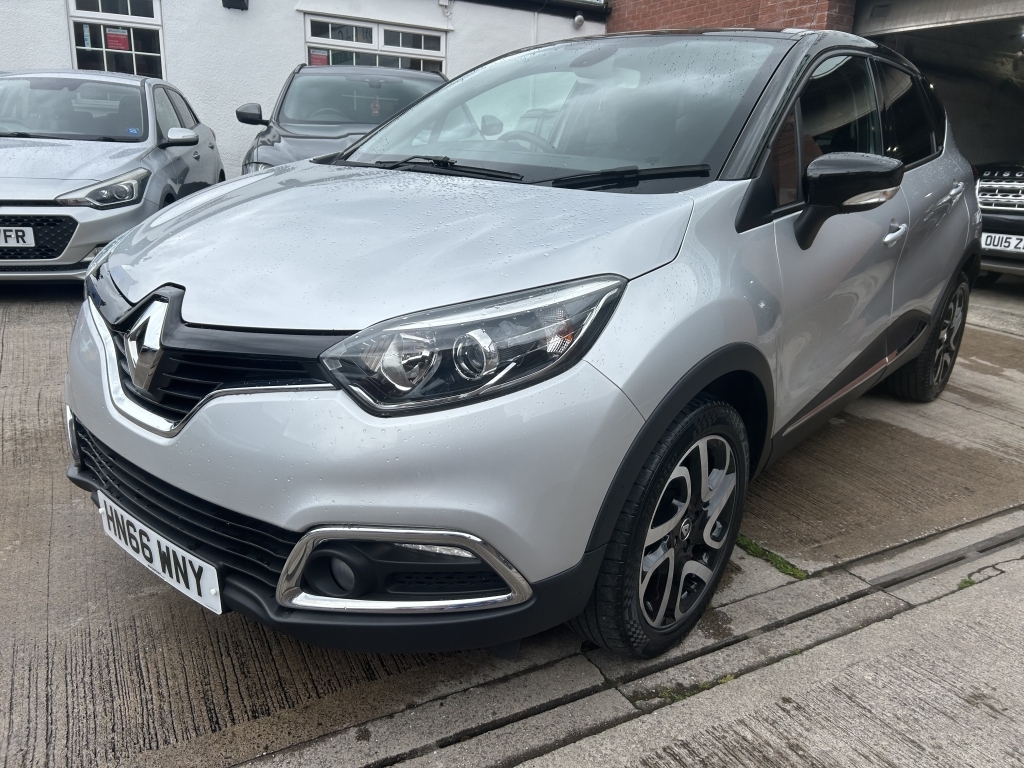 Renault Captur 1.5 Dynamique S Black #4