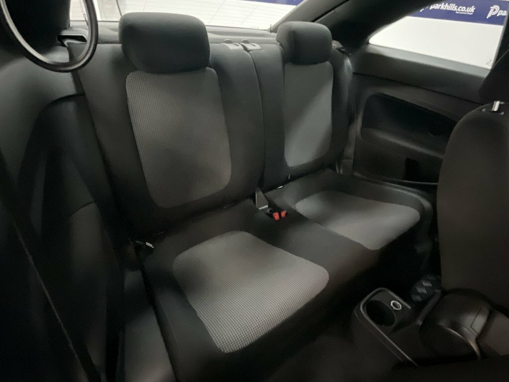 Volkswagen Beetle Beetle Design Tsi Bluemotion Technology S-a White #19