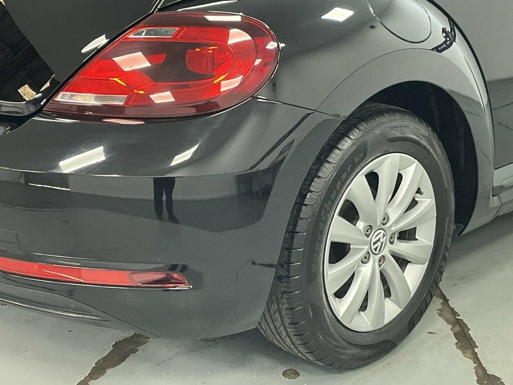 Volkswagen Beetle Beetle Design Tsi Bluemotion Technology S-a White #17