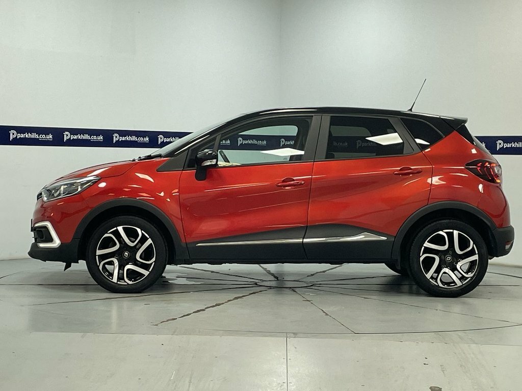 Renault Captur 1L Iconic SB19AVV Red #2