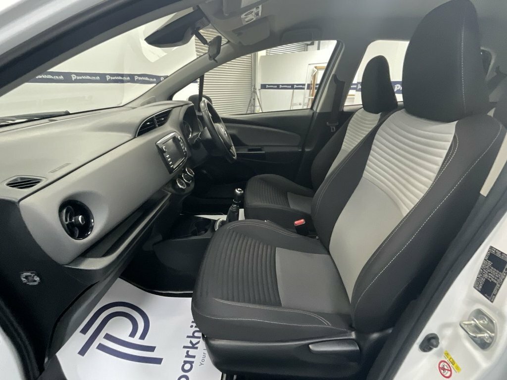 Toyota Yaris 1L Icon OY67HDN White #4