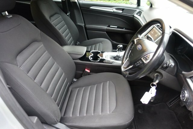 Ford Mondeo 2.0 Tdci Zetec Hatchback Euro 6 Blue #3