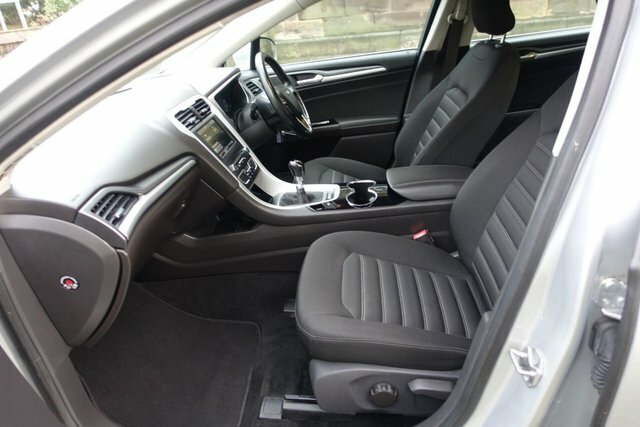 Ford Mondeo 2.0 Tdci Zetec Hatchback Euro 6 Blue #2