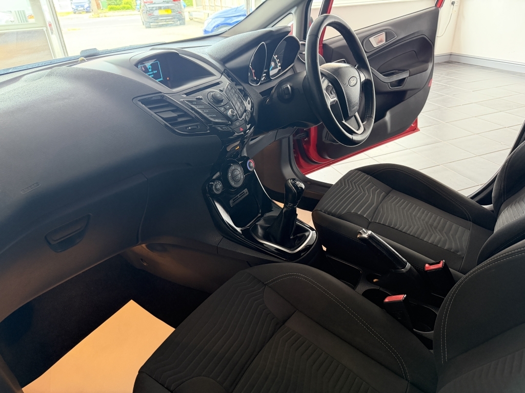 Ford Fiesta 1.0 Zetec 99 Bhp White #11