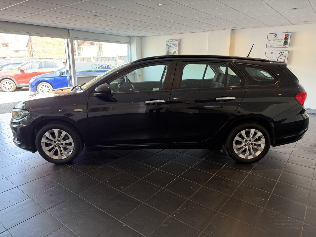 Fiat Tipo 1.6 Multijet Easy Black #4