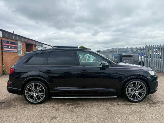 Audi Q7 Suv Black #2