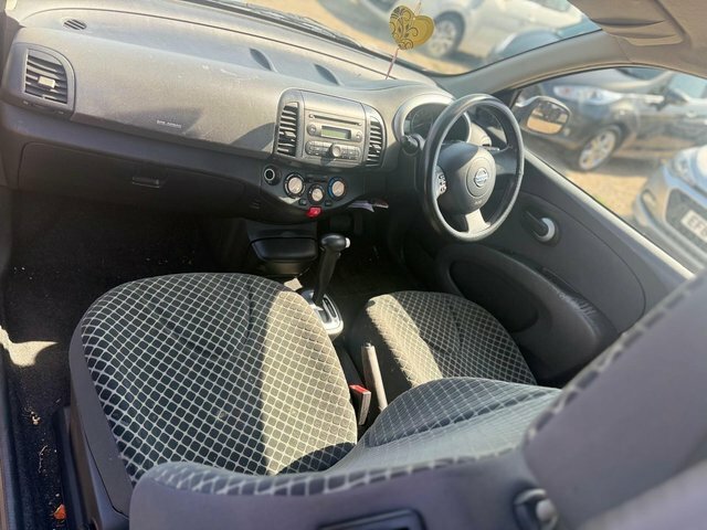 Nissan Micra 1.2 16V Initia Red #11