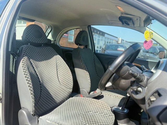 Nissan Micra 1.2 16V Initia Red #9