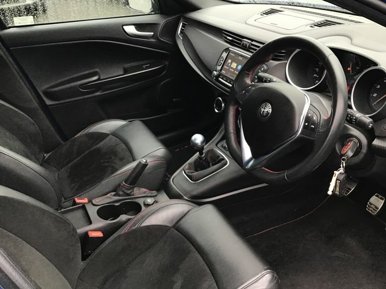 Alfa Romeo Giulietta Hatchback White #12