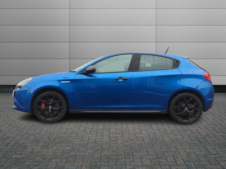 Alfa Romeo Giulietta Hatchback White #6