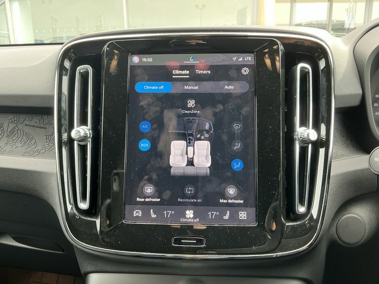 Volvo EX40 185Kw Extended Range Plus 78Kwh Black #26