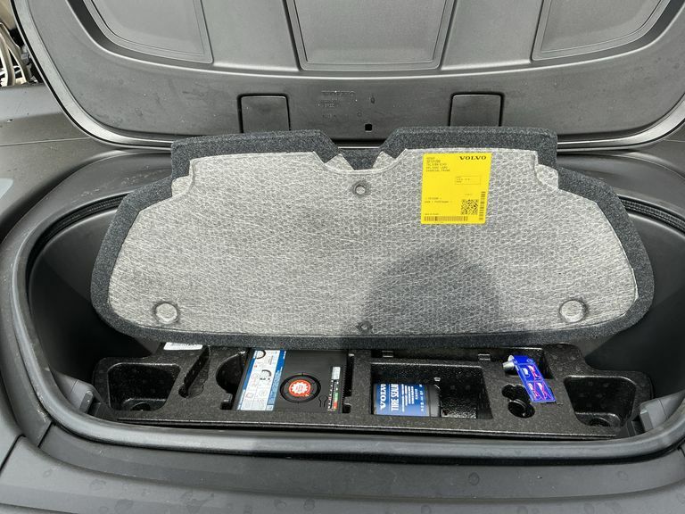 Volvo EX40 185Kw Extended Range Plus 78Kwh Black #37
