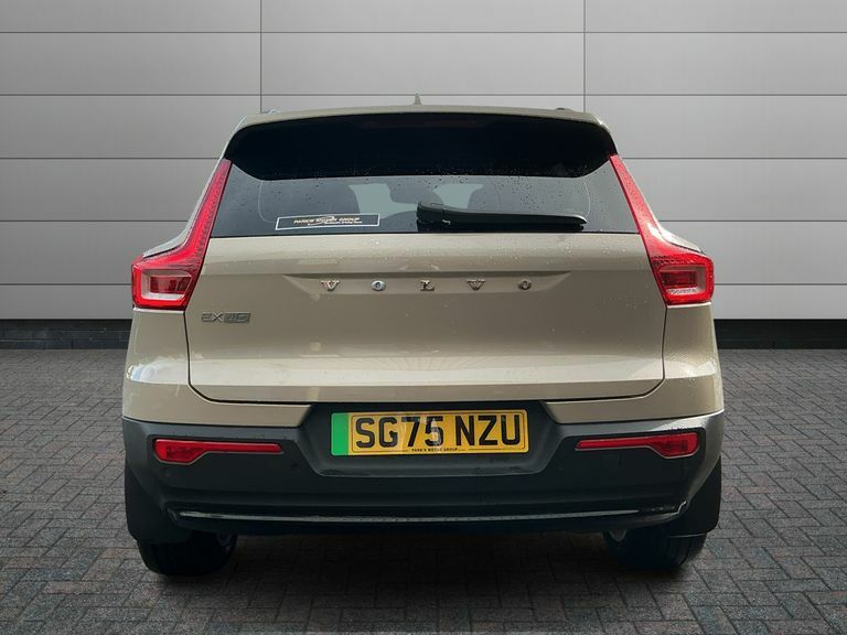 Volvo EX40 185Kw Extended Range Plus 78Kwh Black #8