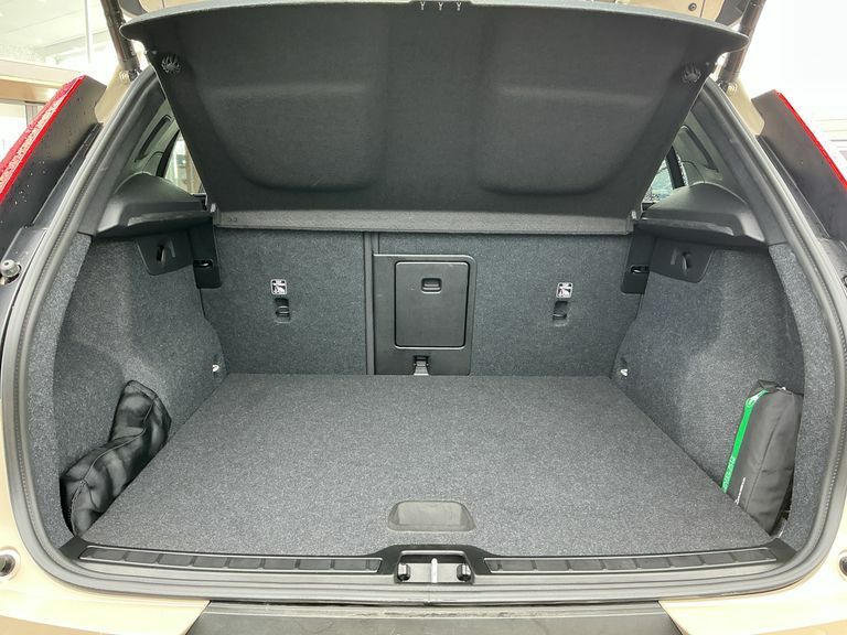 Volvo EX40 185Kw Extended Range Plus 78Kwh Black #32