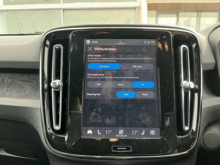 Volvo EX40 185Kw Extended Range Plus 78Kwh Black #25